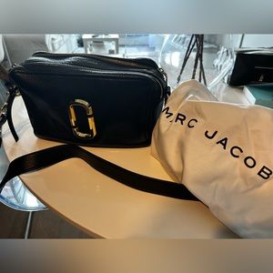 Marc Jacobs 17 leather Snapshot